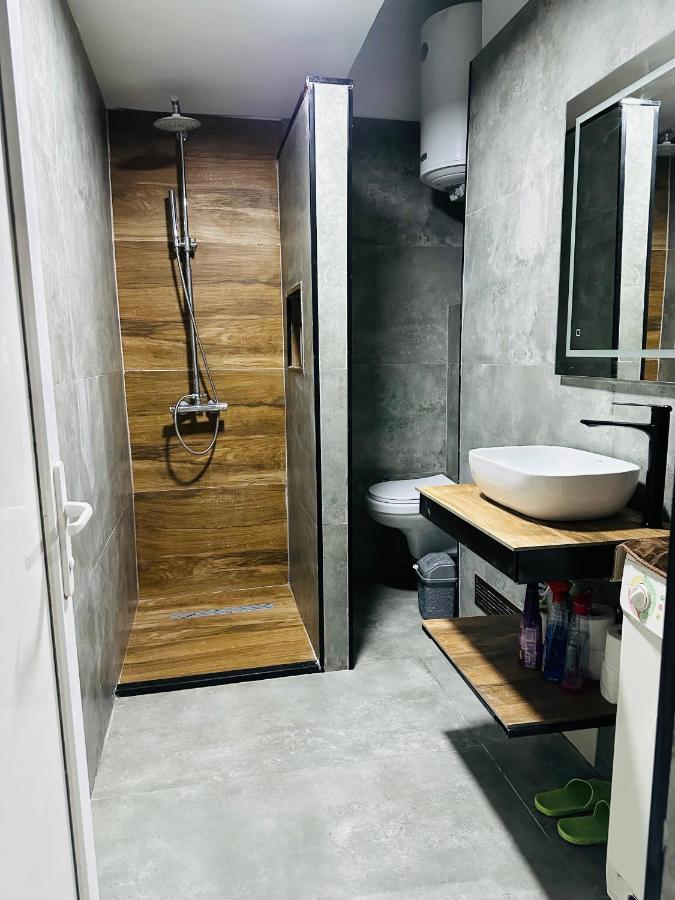 Sa Apartment Gjilan Eksteriør billede